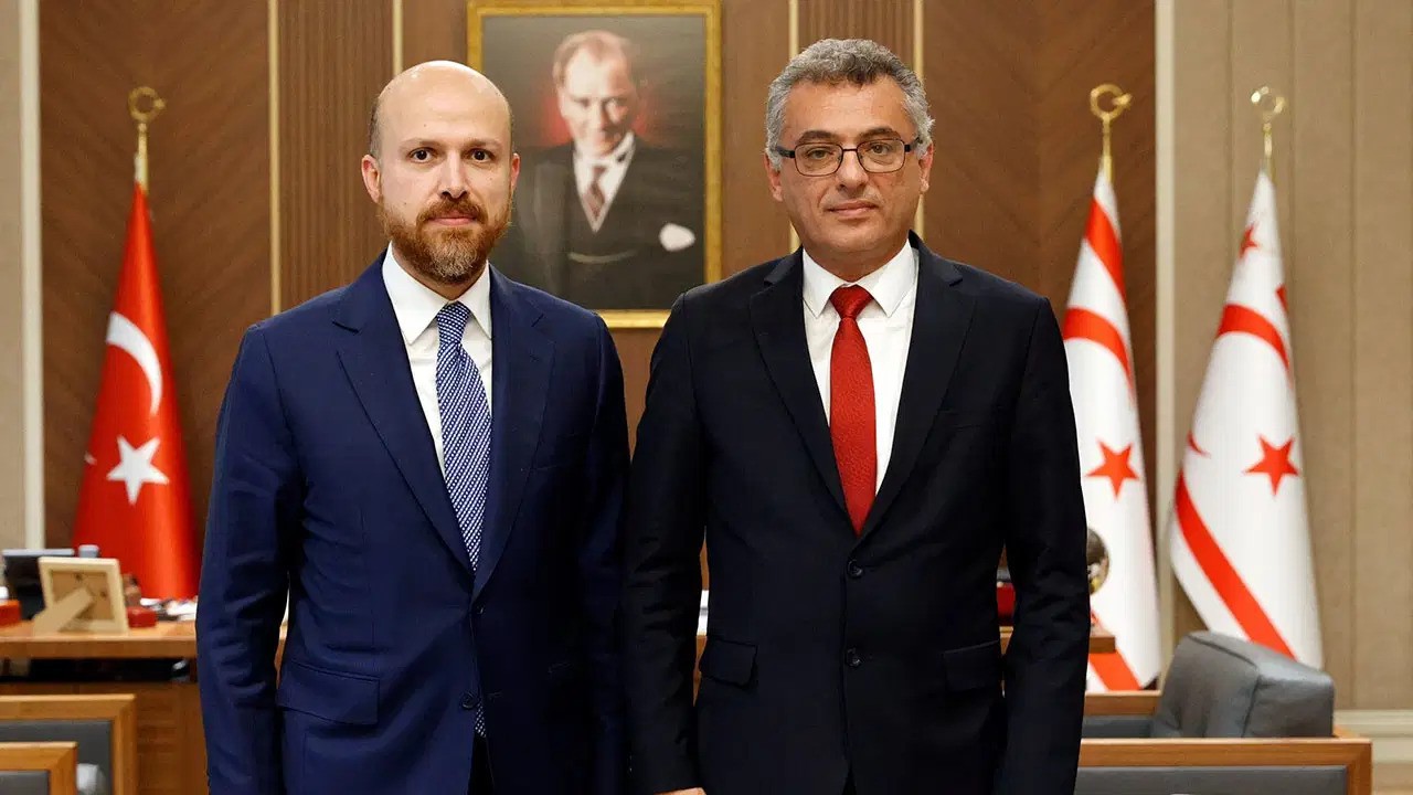 Έκπληξη υιού Ερντογάν στα κατεχόμενα: «Προσγειώθηκε» στα κατεχόμενα και πήγε κατευθείαν στον Ερχουρμάν!