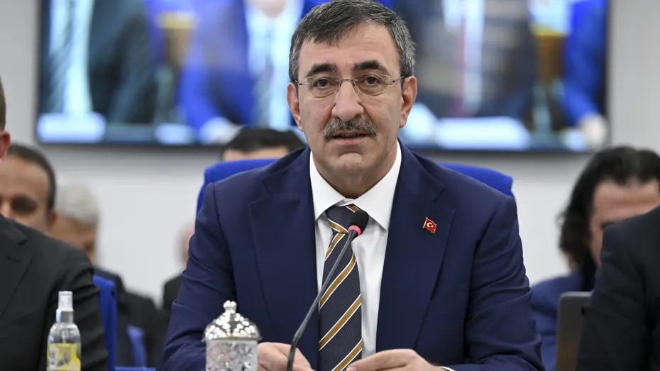 Η άμυνα στην πρώτη γραμμή: «Ένα βήμα πριν τη δεκάδα» λέει ο Γιλμάζ