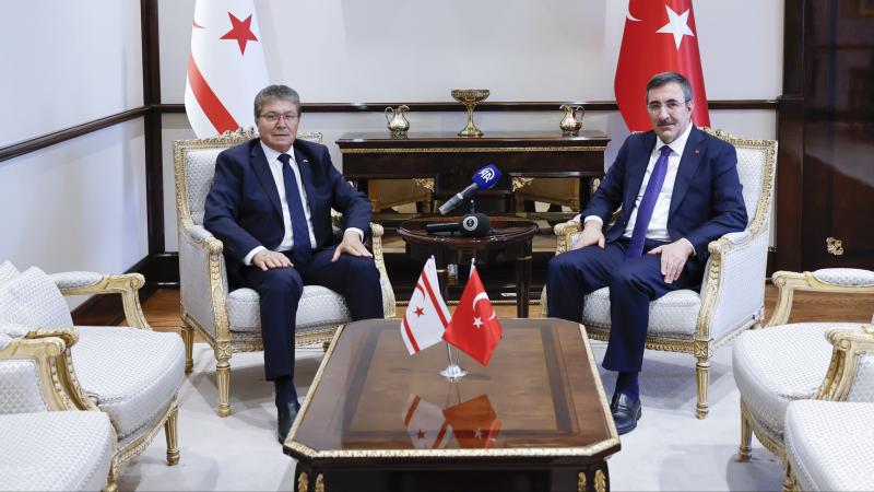 Στην Άγκυρα ο ‘πρωθυπουργός’ Ουστέλ – Συνάντηση με Τούρκο Αντιπρόεδρο – Τί συμφώνησαν;