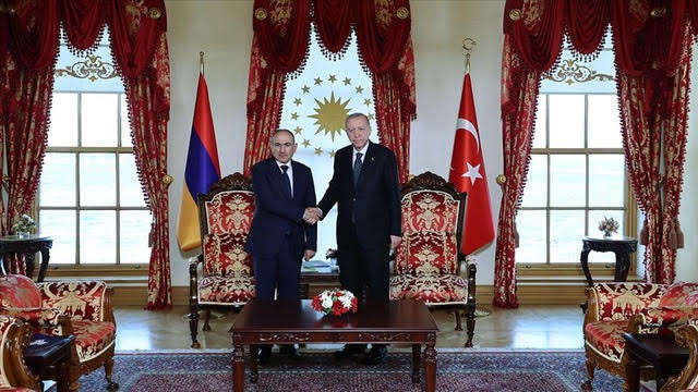 Πιθανά βήματα εξομάλυνσης Τουρκίας – Αρμενίας συζήτησαν Ερντογάν – Πασινιάν