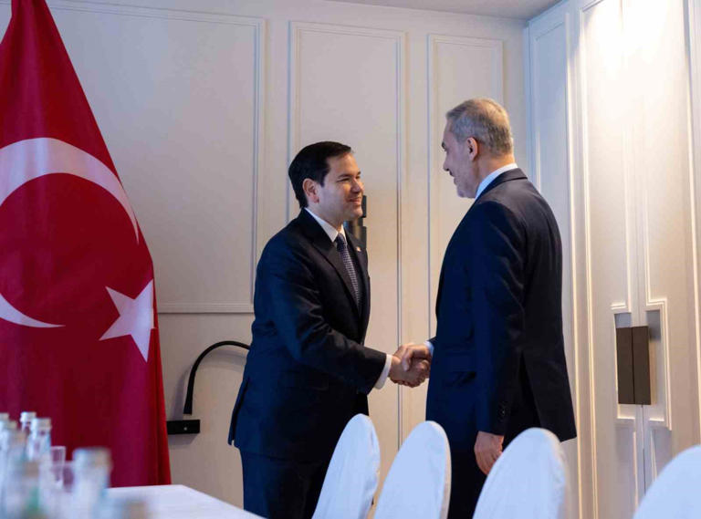 Πρώτο τετ ατετ Φιντάν -  Ρούμπιο στη Διάσκεψη του Μονάχου