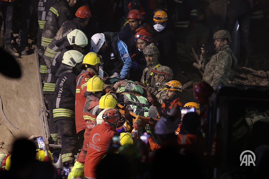 Σοκ από κατάρρευση κτιρίου στο Ικόνιο Τουρκίας – Ισχυρισμοί ότι ψαράς είχε κόψει κολόνες στο ισόγειο