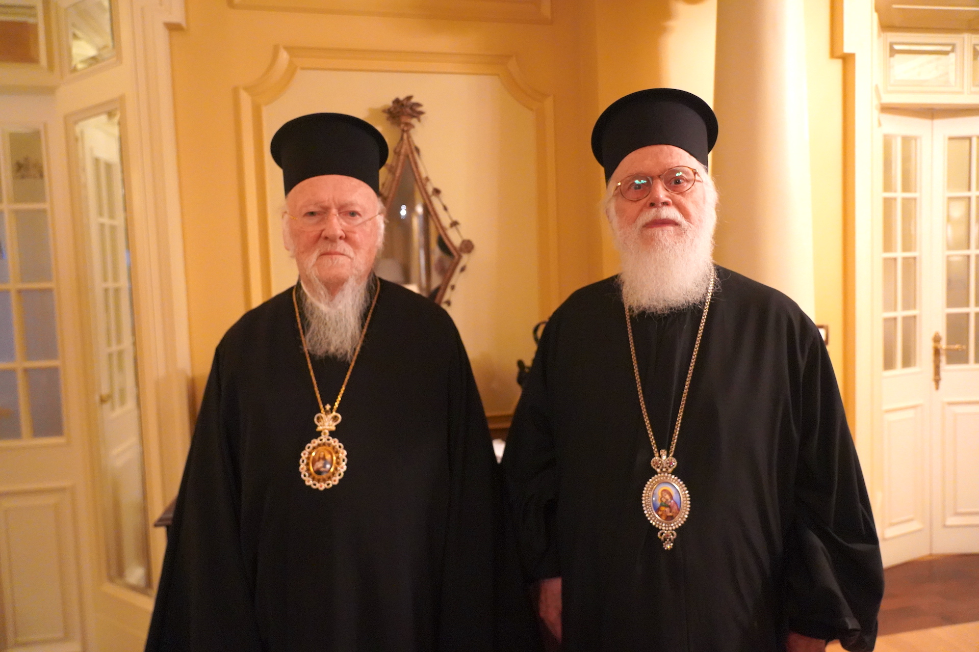 Στα Τίρανα ο Οικουμενικός Πατριάρχης Βαρθολομαίος για την κηδεία Αρχιεπισκόπου Αλβανίας