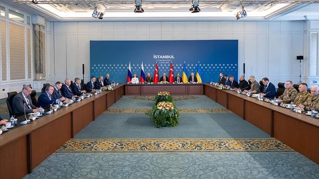 ‘Έληξε η συνάντηση Ουκρανίας – Ρωσίας στο Παλάτι Τσιραγάν – «Δεν είχε αρνητικό τέλος»